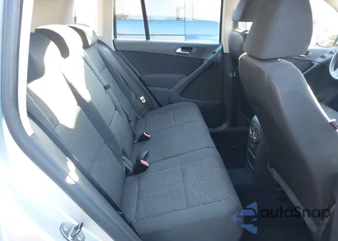 2010 Volkswagen Tiguan S из США, поврежденный, VIN WVGAV7AX3AW515840